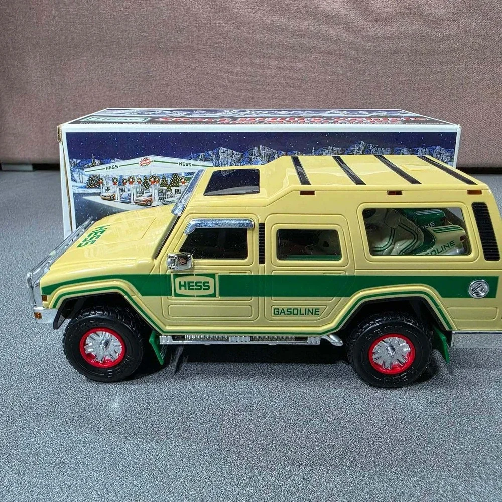 Hess Sport Utility Vehicle and Motorcycles 2004 40th Anniversary SUV READ
